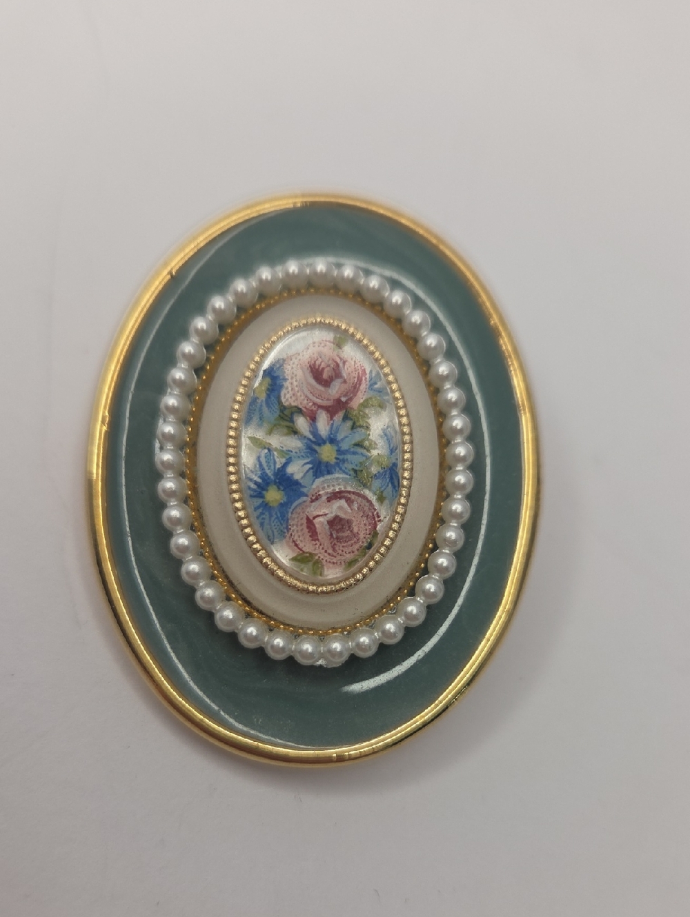 Oval Green And Floral Brooch With Faux Pearls Goldtone